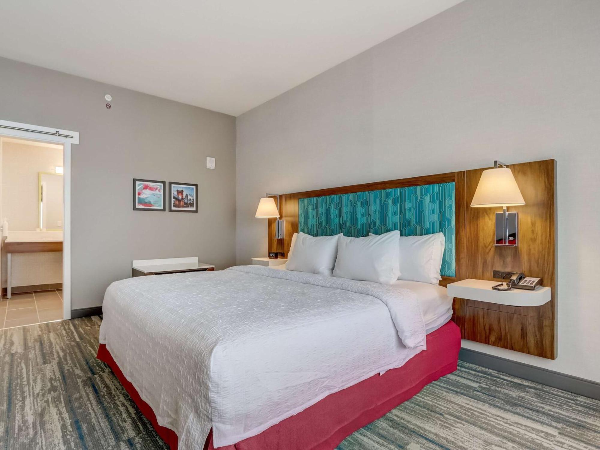 Hampton Inn & Suites Cincinnati Midtown Rookwood Exterior foto