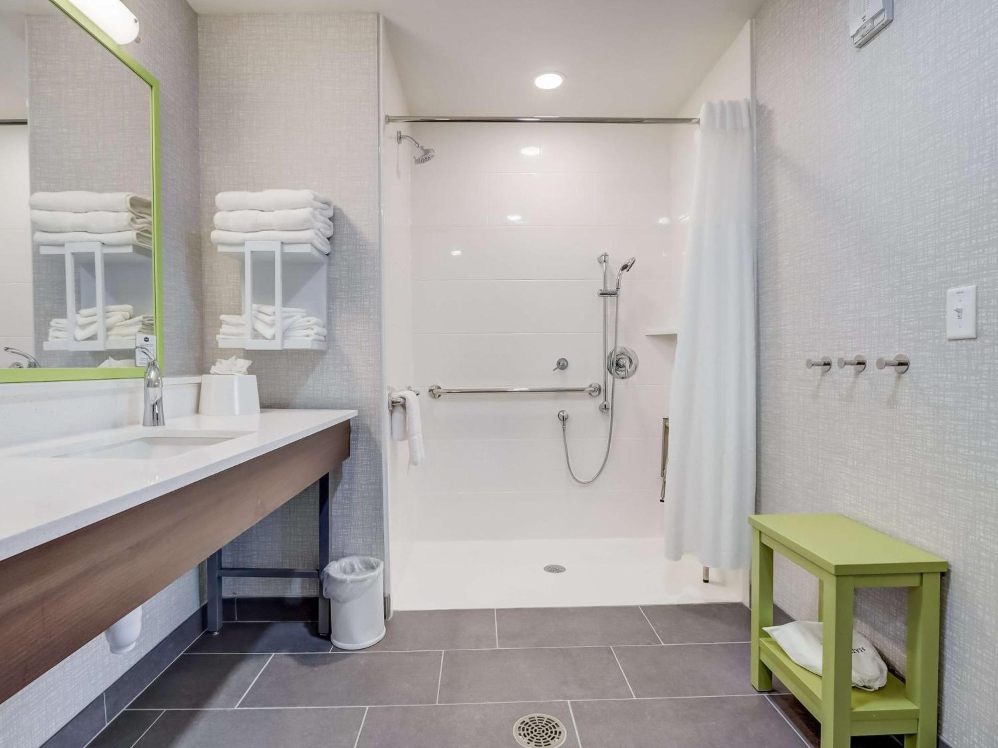 Hampton Inn & Suites Cincinnati Midtown Rookwood Exterior foto