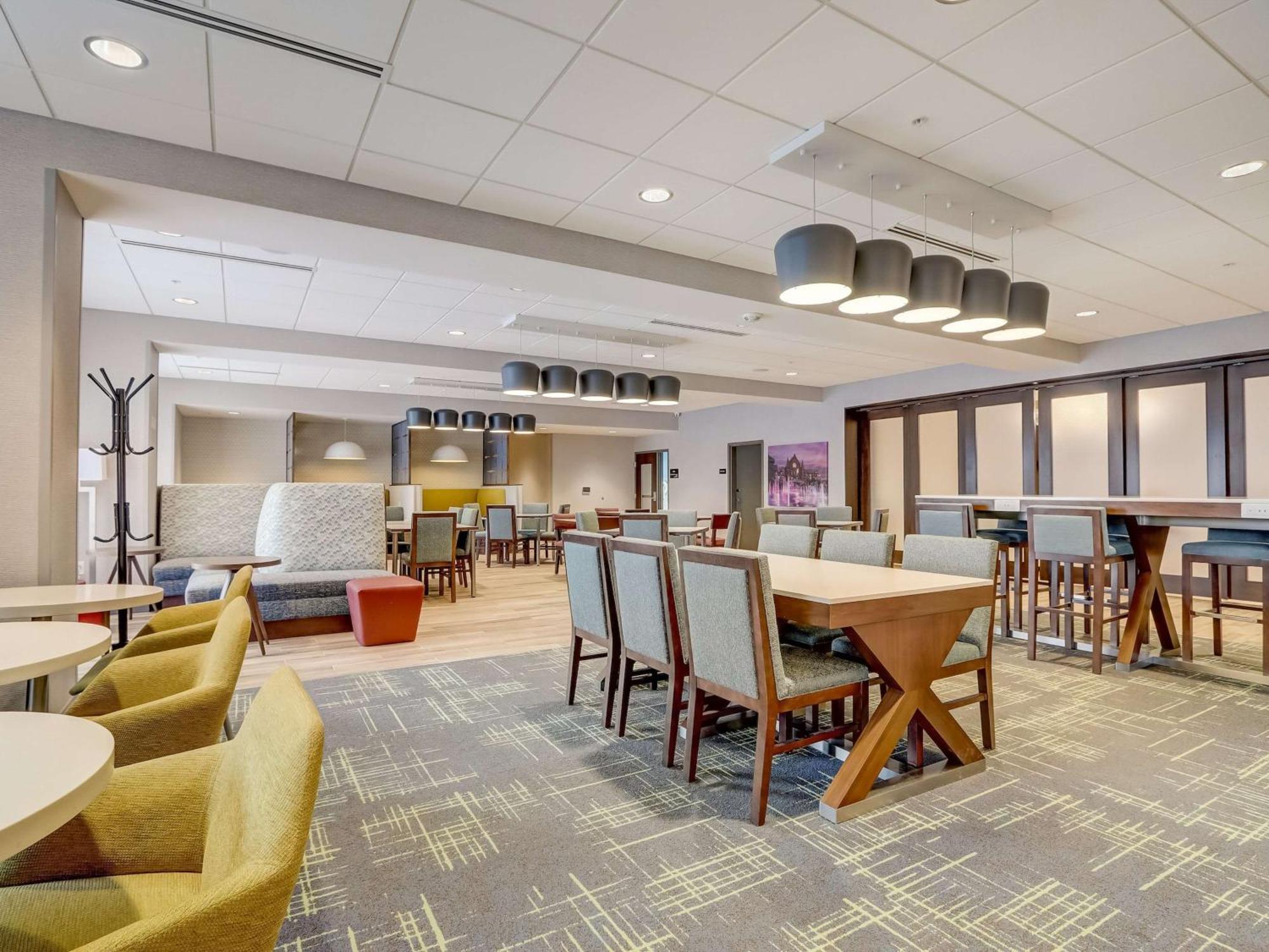 Hampton Inn & Suites Cincinnati Midtown Rookwood Exterior foto